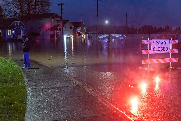 Live Updates: Everett officials keep watch on Riverfront Boulevard
