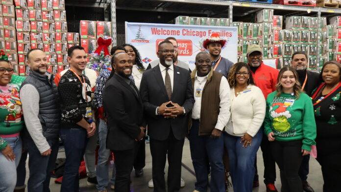 Mayor Brandon Johnson Joins Families for Holiday Shopping at Pullman Walmart