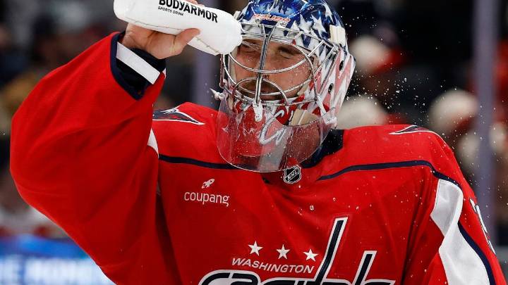Washington Capitals put Charlie Lindgren, Ryan Leonard on IR