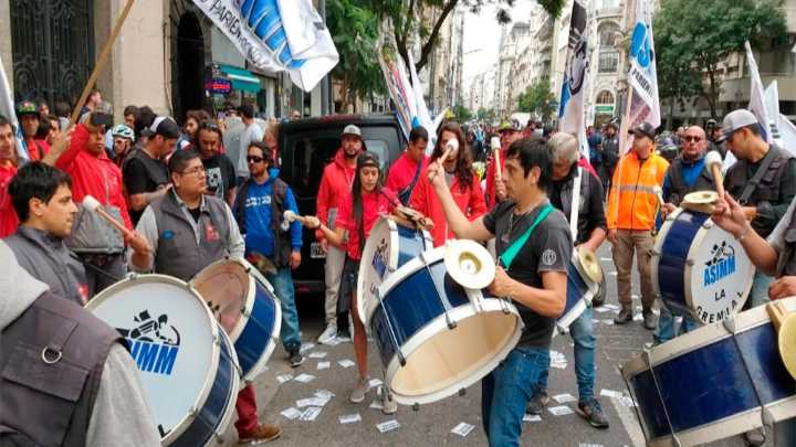 La Reforma Laboral limita el derecho a huelga y pone "nuevas reglas"