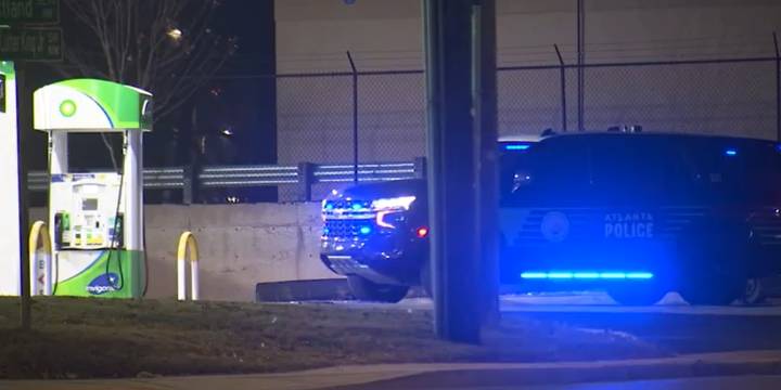 Man shot in forearm in southwest Atlanta, police say