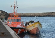 Rescatan dos cayucos en El Hierro