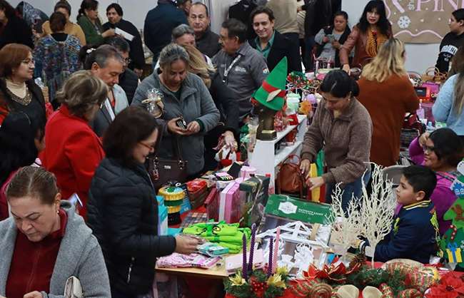 Inaugura el DIF Bazar Navideño