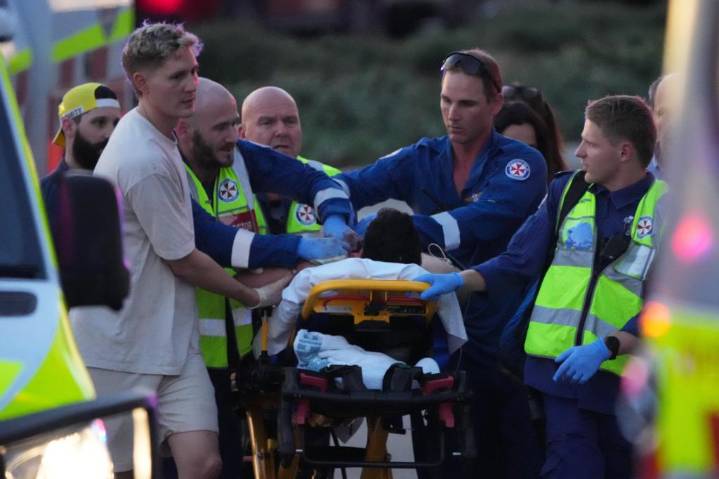 Reportan dos detenidos tras tiroteo con varias víctimas en Bondi Beach, Sydney