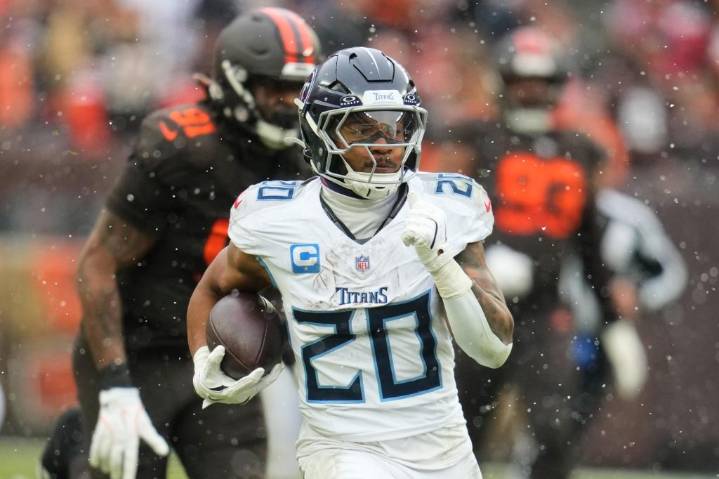 Pollard corre para 161 yardas y dos TDs mientras Titans superan 31-29 a Sanders y Browns – Chicago Tribune