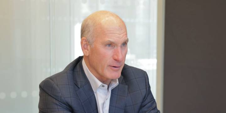 CEO de AT&T asegura que la formación universitaria deja de ser suficiente en un mercado laboral marcado por la IA