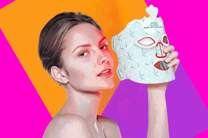 At-home red light therapy: 7-Color LED face mask 71% off