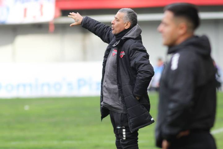 Cae otro DT en el fútbol chileno: “Hasta hace seis partidos pensé que seguía; me voy tranquilo”