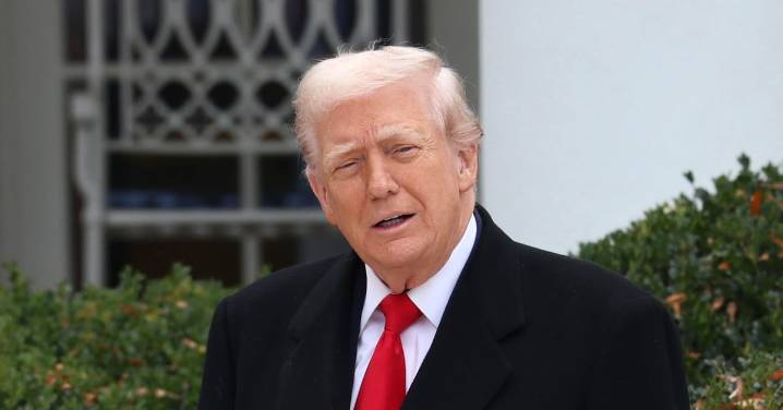 La Casa Blanca responde a las imágenes filtradas de Epstein y Trump