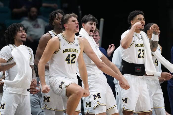 Michigan up to No. 3 in AP Top 25 men's basketball poll, Michigan State and Iowa State into top 10