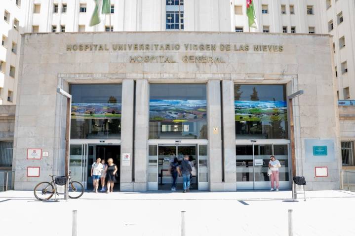 En la UCI tras desvanecerse por posible electrocución en un spa de un hotel del centro