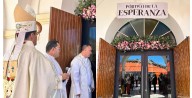 Inaugura obispo Felipe Pozos Lorenzini Pórtico de la Esperanza