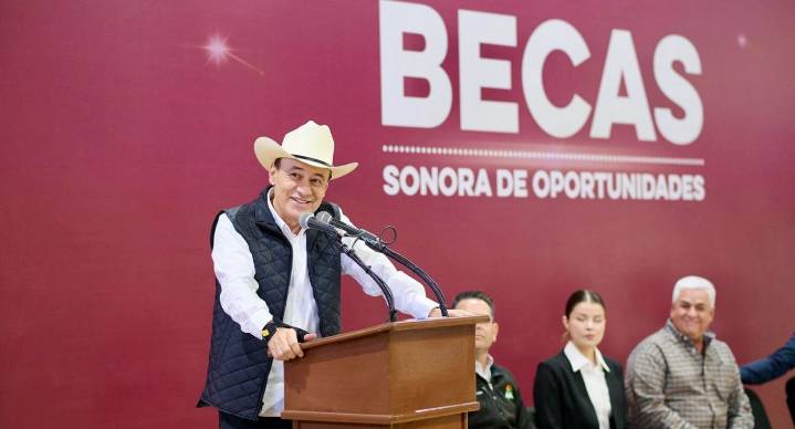 Gobernador Durazo inaugura CRUM y entrega más de 600 becas en la Sierra Alta