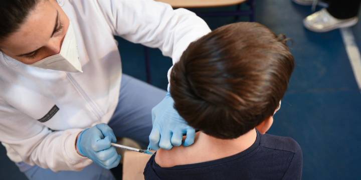 Mendoza: tras las primeras denuncias contra padres que no vacunaron a sus hijos, se presentaron voluntariamente más de 70 familias