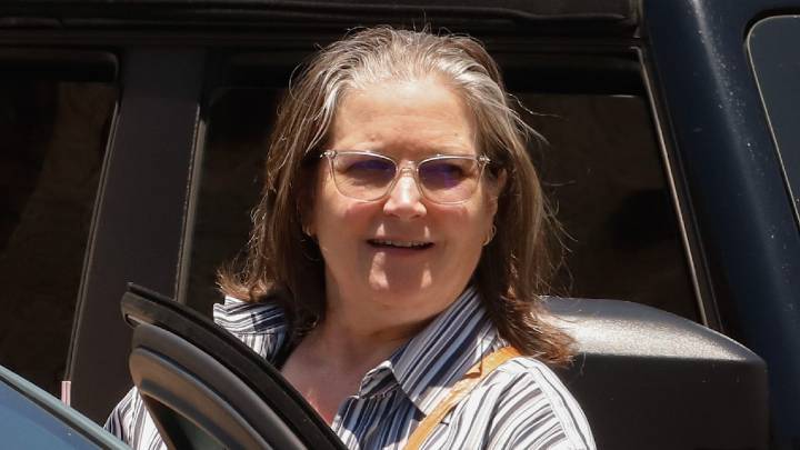 Bridget Fonda showcases dramatic 85lbs weight loss during unexpected appearance in Beverly Hills