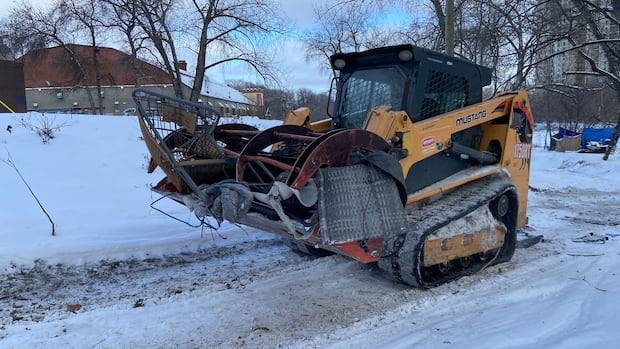 Encampment site next to Granite Curling club 'remediated,' City of Winnipeg says