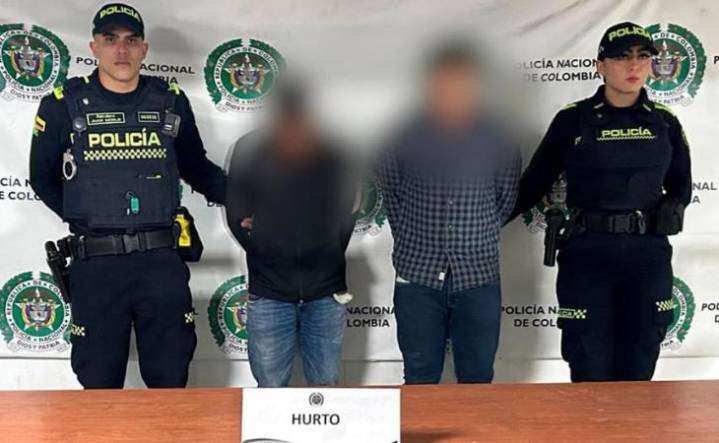 Dos hombres detenidos por robar carro en Bogotá