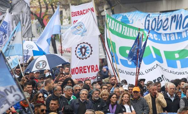 La CGT advirtió un posible paro general: "Estamos analizando todo"