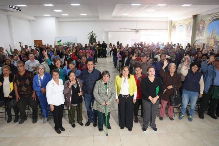 GOBIERNO ESTATAL ENTREGA LENTES EN VILLA DE POZOS Y SOLEDAD