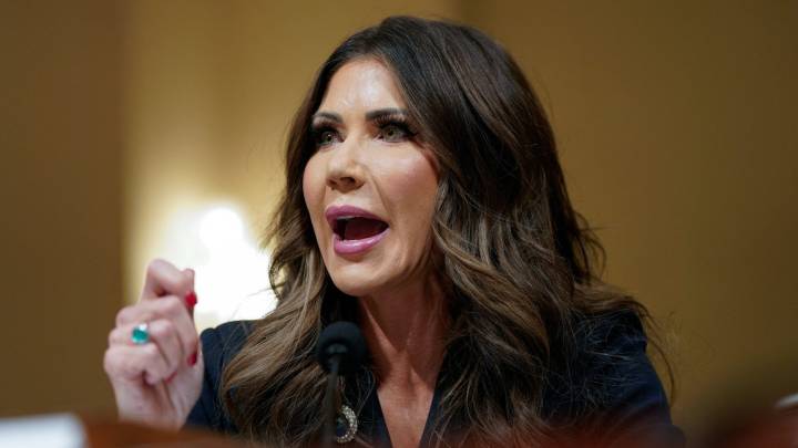 Cárteles Mexicanos “Causan Caos y Perjudican los Intereses de EUA”: Kristi Noem