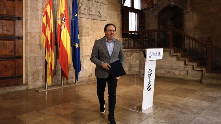 Llorca llama personalmente a las asociaciones de víctimas de la dana de Valencia