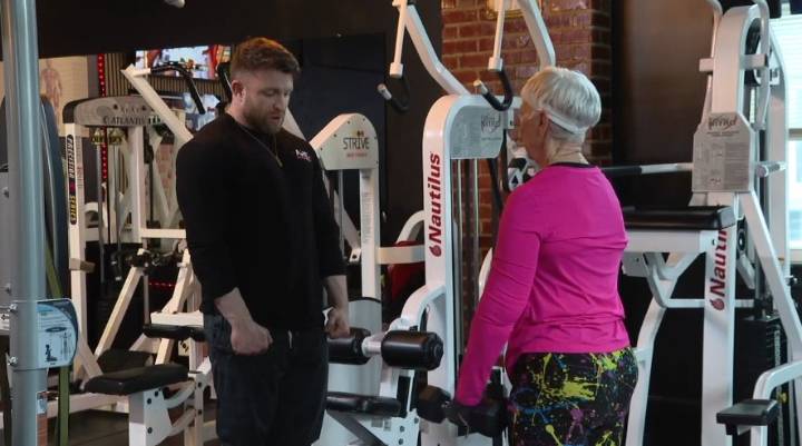 Wearing a weighted vest is popular fitness trend, is it right for you?