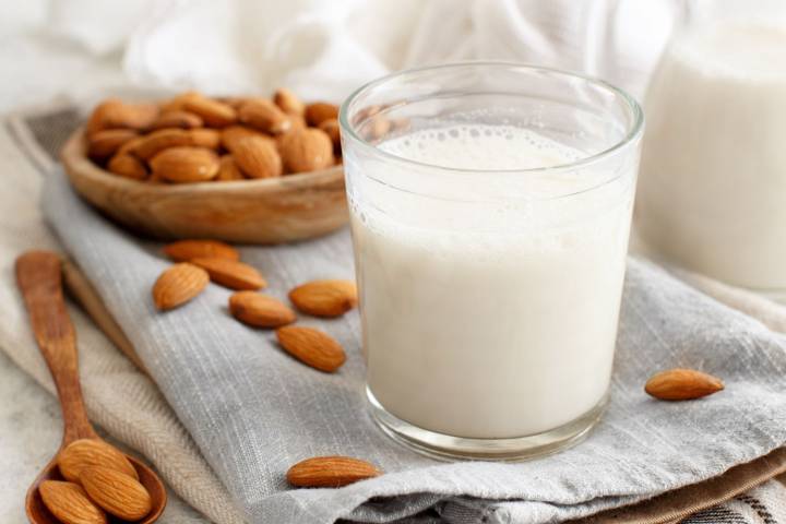 What Drinking Vanilla Almond Milk Every Day Does for Your Body