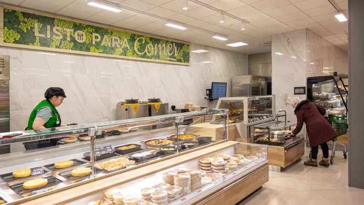 Mercadona reabre su supermercado de Jaca con importantes mejoras y nueva sección de comida preparada