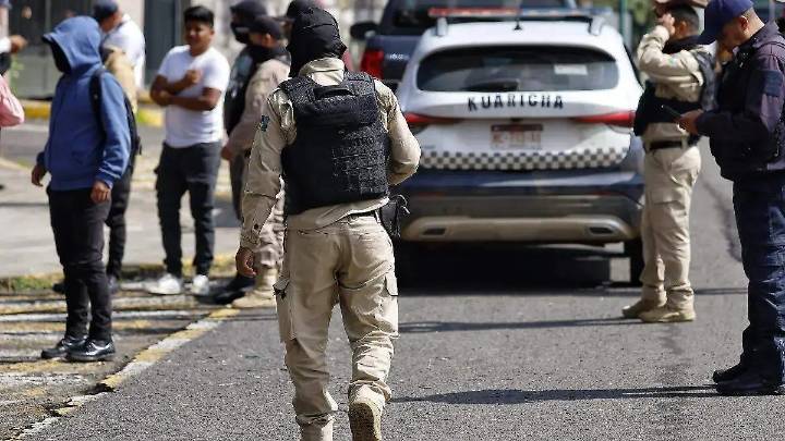 Ataque con explosivos a Policía Comunitaria de Coahuayana deja 10 heridos y un muerto