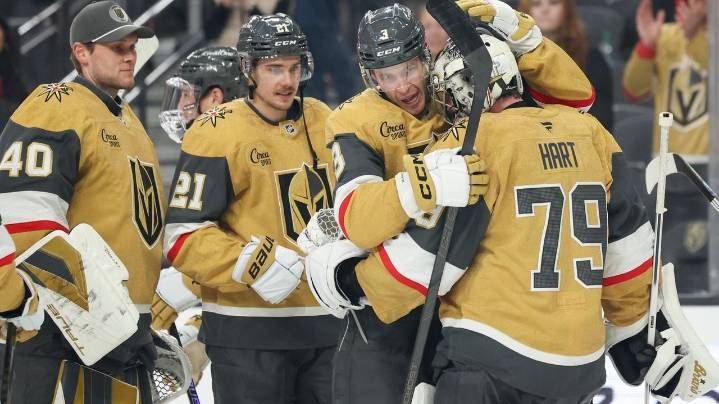 Carter Hart returns to NHL after nearly 2 years and receives warm welcome from Golden Knights fans