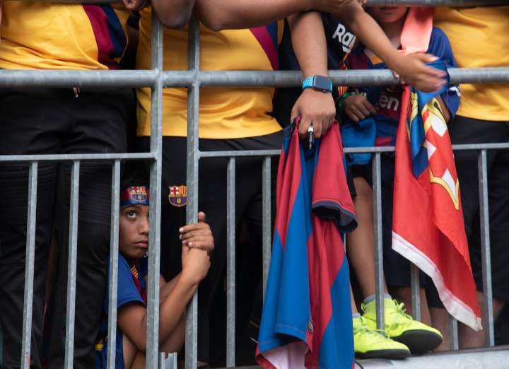 How to watch Barcelona vs Frankfurt Champions League soccer for free today without Streameast