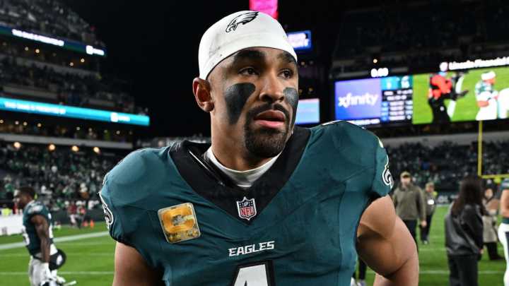 Eagles' Hurts, Brown accept blame after 'MNF' loss to Chargers