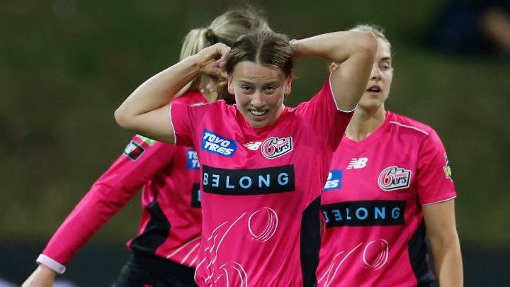 Caoimhe Bray sidelined after recurrence of back stress fracture