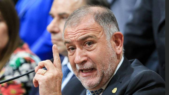 Luis Juez rompió con el PRO y se unió a un interbloque libertario en el Senado