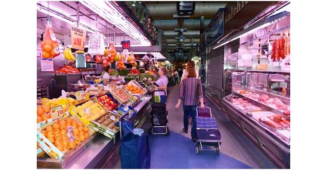 El paro baja en 18.805 personas en noviembre y se sitúa en 2.424.961, un 6,23% menos que en el mismo mes del año anterior