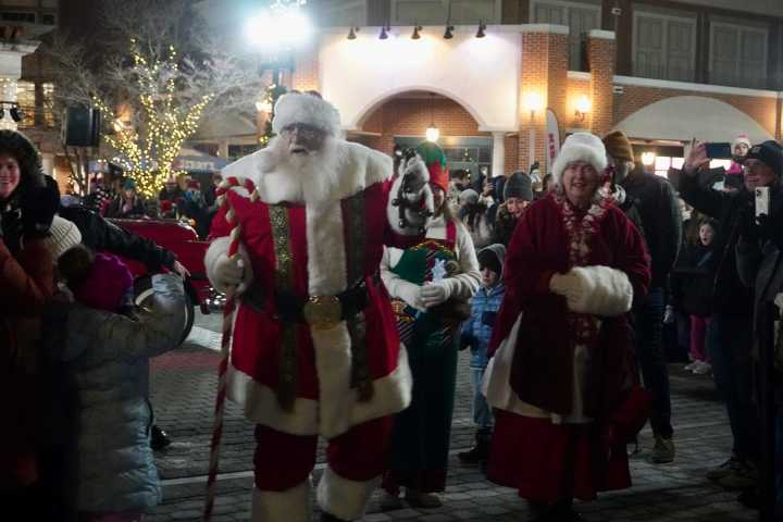 West Hartford Holiday Stroll a Festive Welcome to the Season