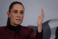 Sheinbaum acusa guerra de bots y pide a las juventudes desconectarse del celular y ver ‘otra vida’