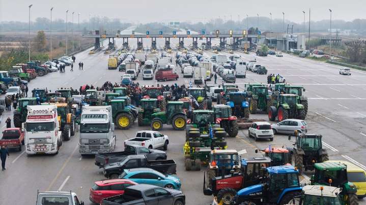 Defying a government warning, Greek farmers block border crossings in wake of EU subsidy scandal