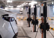 El Supremo dicta que los puntos de recarga en garajes requieren solo aviso previo a la comunidad