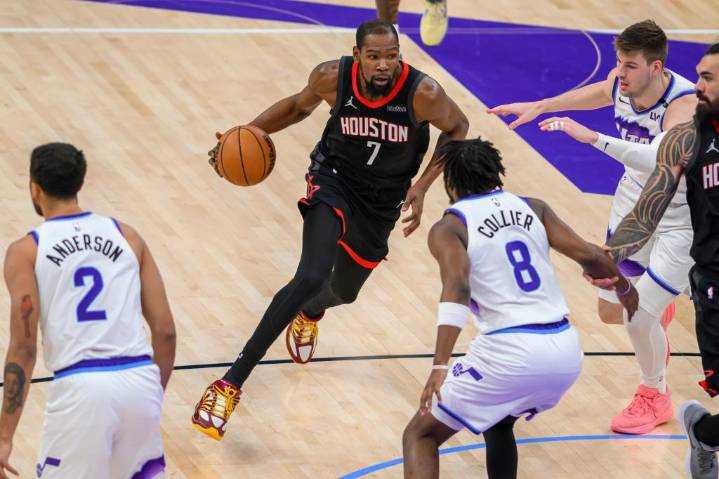Rockets dominan a Jazz para su quinta victoria consecutiva como visitantes