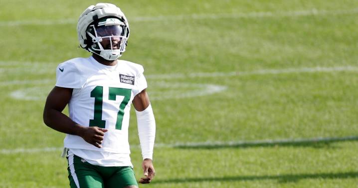 Person of interest in shooting of New York Jets player surrenders to law enforcement in Buffalo