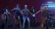 Así fue la presentación de Village People, Andrea Bocelli y Robbie Williams en el Sorteo de la Copa Mundial 2026
