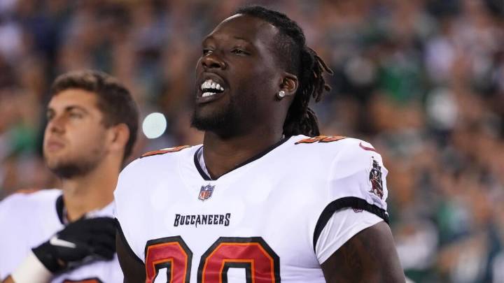 Buccaneers sign Jason Pierre-Paul to practice squad after two