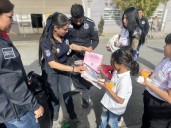 Lleva Policía Saltillo posadas a niños y niñas en colonias