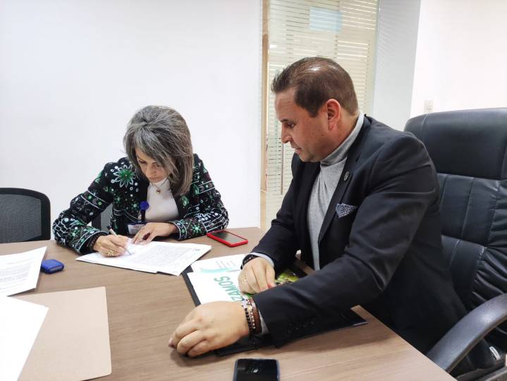 Nueva Licorera de Boyacá firmó convenio con la Casa del y la Menor