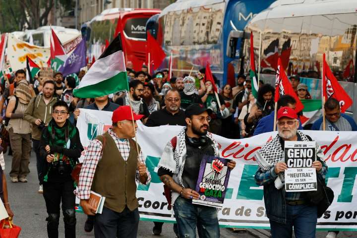Activistas pro Palestina repudian visita de rabino a Cámara de Diputados