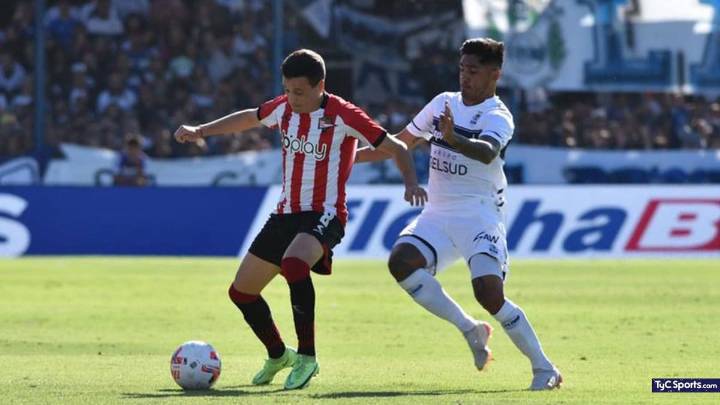Gimnasia y Estudiantes se miden en busca de la final del Clausura
