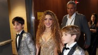 Shakira canta por primera vez en escenario con sus hijos
