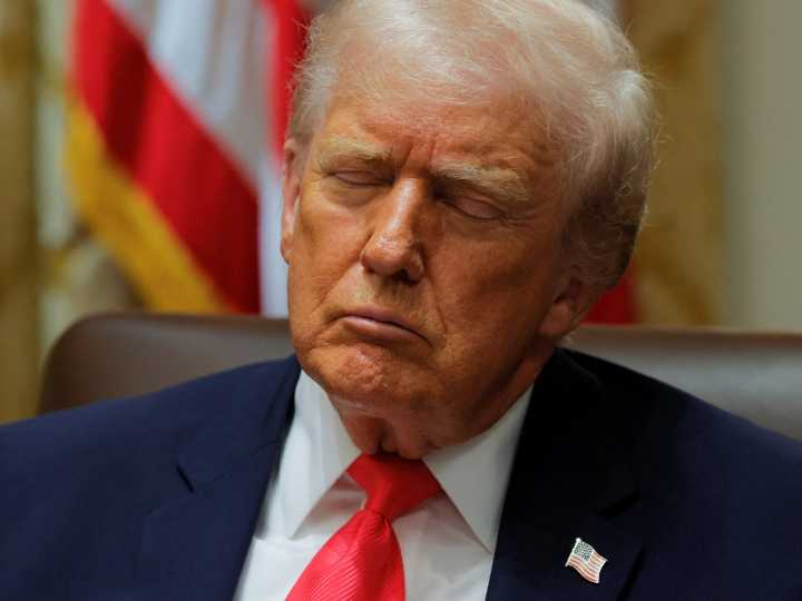 White House denies Trump nodded off during cabinet meeting