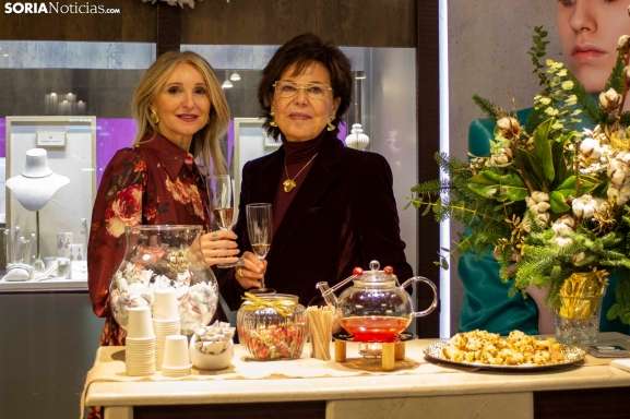 Monreal da el pistoletazo a la Navidad con la primera colección de Marina García para el hombre soriano